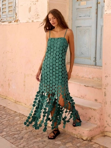 Schmales dunkelgrünes Polka-Dot-Kleid mit Cut-outs, Quasten und asymmetrischem Saum