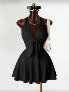 Sexy schwarzes Neckholder-Kleid mit V-Ausschnitt, Schleife und A-Linien-Schnitt
