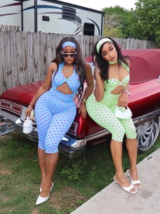 Damen Sexy Polka Dot Print Jumpsuit Mit Passendem Stirnband Neckholder Taille Ausschnitt Slim Fit Capri Länge Streetwear Romper