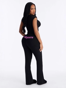 Ensemble deux pièces noir pour femme avec haut à manches courtes et pantalon évasé rose lettré