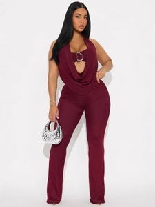 Ensemble 2 pièces bordeaux pour femme avec haut dos nu à boucle et pantalon évasé