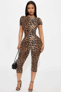 Slim fit leopard print long sleeve bodysuit for women with classic crew neck design