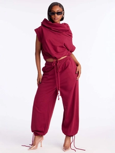 Ensemble deux pièces décontracté bordeaux pour femme avec haut court et pantalon de sport