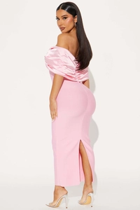 Detail of pink off-shoulder maxi dress with satin pleated neckline and back slit design