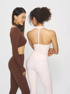 Conjunto de yoga de 3 piezas con top cruzado, sujetador deportivo y leggings de talle alto