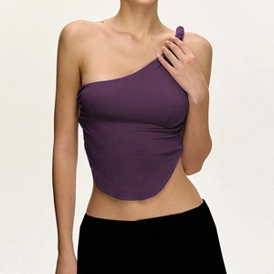 Top da yoga a coste monospalla con orlo asimmetrico e coppe integrate in viola scuro