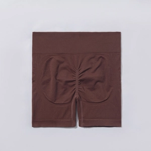 Détail du short de sport sans couture marron foncé taille haute avec effet push-up