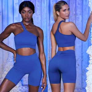 Tenue de Yoga Sans Couture à Côtes Avec Soutien-Gorge Une Épaule Et Short Cycliste Taille Haute pour Femme