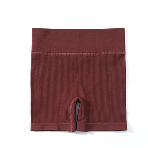 Short de yoga sans couture en tricot côtelé bordeaux à taille haute gainante