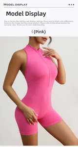 Détail du body de sport Y2K rose pêche montrant la fermeture éclair et la coupe sans manches