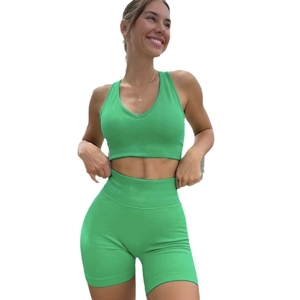 Ensemble de yoga vert sans couture pour femme avec brassière en V et short taille haute