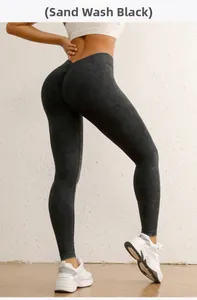 Vue détaillée du dos d'un pantalon de yoga taille haute effet délavé et galbe fessier