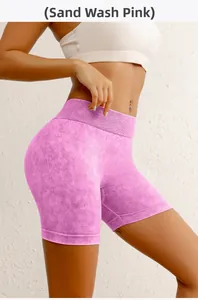 Détail du short de yoga rose délavé sans couture avec taille haute côtelée et gainante