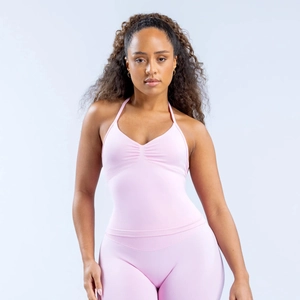 Ensemble de yoga licou rose avec legging côtelé taille haute et soutien-gorge de sport
