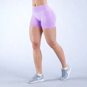 Vue détaillée du short de yoga sans couture violet clair à taille haute pour fitness