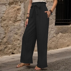 Eleganti pantaloni neri a gamba larga a pieghe a vita alta con cintura a fiocco