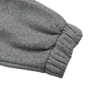 Detailansicht graue Fleecejacke mit hochwertigen elastischen Rippstrickbündchen