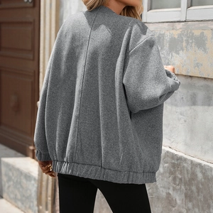 Graue Oversized-Jacke mit Stehkragen, elastischen Bündchen und weicher Textur