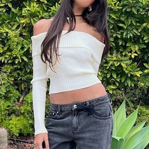 Damen Sexy Schulterfrei Langarm Strickoberteil Rippstrick Viskosemischung Einfarbig Schmale Passform Bauchfrei Pullover Weiß