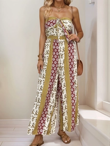 Détails d'une combinaison bustier bohème avec un imprimé géométrique de style rétro