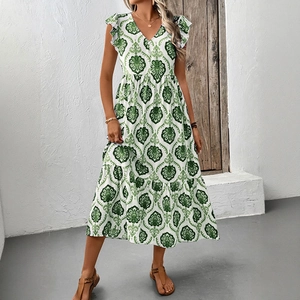 Robe Longue Maxi Vintage Bohème pour Femmes avec Col en V et Imprimé Floral Manches Volantes et Jupe à Couches pour Vacances à la Plage