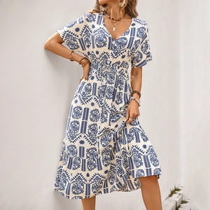 Bohemian V-neck printed midi dress with waist drawstring and ruffled floral patterns