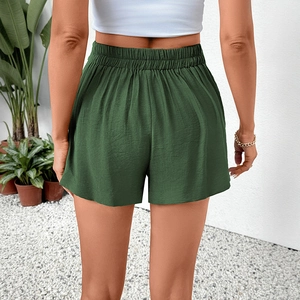 Short d'été taille haute pour femme en vert foncé avec tissu texturé et coupe ample confortable