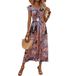Robe longue bohème à imprimé paisley avec col en V et lien à pompons pour l'été