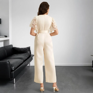 Combinaison élégante en satin à jambes larges avec manches en dentelle pour femme