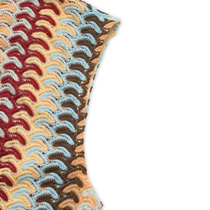 Détail du motif au crochet bohème coloré avec points en zigzag et texture de maille