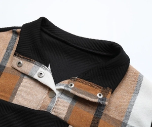 Detail of plaid拼接 long sleeve sweatshirt collar with silver metallic snap buttons