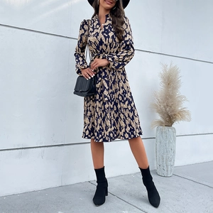 Robe midi chic imprimé léopard à manches longues avec col en V et ceinture nouée