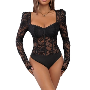 Body noir sexy à manches longues avec décolleté carré et détails en dentelle florale