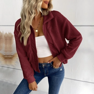 Veste femme en polaire bordeaux avec manches longues et fermeture éclair pour l'automne