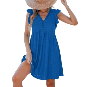 Robe d'été bleue pour femme avec col en V, broderie anglaise et manches à volants
