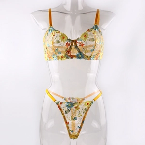 Ensemble lingerie broderie florale avec soutien-gorge en maille jaune et tanga
