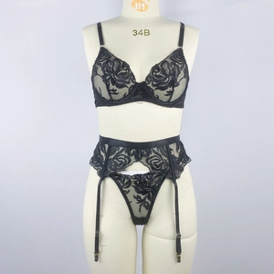 Dreiteiliges schwarzes Dessous-Set mit floraler Spitze, Bügel-BH, Strapsgürtel und Thong