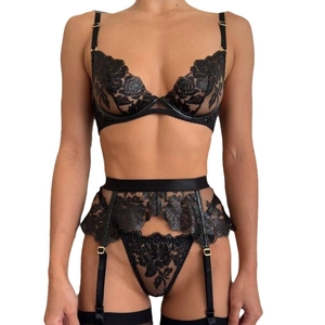 Dreiteiliges schwarzes Dessous-Set mit Blumen-Spitzen-BH, Strapsgürtel und Tanga-Set