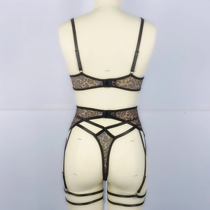 Ensemble de lingerie léopard 3 pièces avec soutien-gorge, porte-jarretelles et string dos