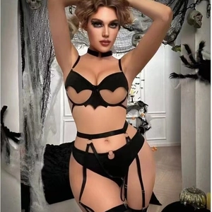 Lingerie Sexy Halloween Noire pour Femmes Haut et Bas Gothique Ailes de Chauve-souris Découpé Soutien-gorge Jarretière Culotte