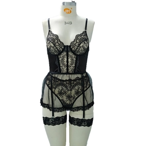 Sexy schwarzes Dessous-Set mit transparentem Netzrock und verstellbaren Strapsen