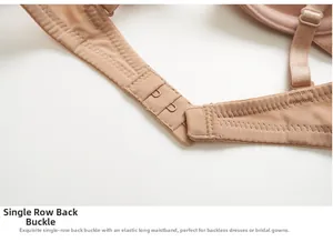 Dettaglio reggiseno invisibile color nudo con gancio singolo per abiti da sposa scollati