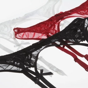 Ensemble de porte-jarretelles en dentelle sexy avec nœuds en noir, rouge et blanc