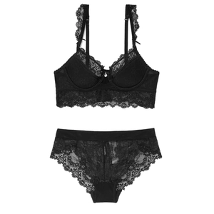Ensemble de lingerie en dentelle noire avec soutien-gorge à armatures et culotte