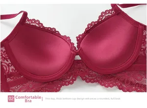 Détail d'un soutien-gorge en dentelle bordeaux avec rembourrage et bonnet intérieur