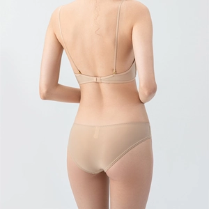 Nude wire-free seamless lingerie set featuring back strap detail and mesh panties