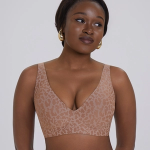 Seamless leopard print wireless bra with deep V-neck and wide straps for firm support
