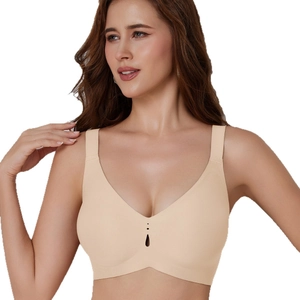 Reggiseno quotidiano senza cuciture rosa nudo con spalline larghe e apertura a goccia