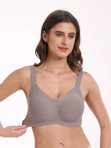 Détail du soutien-gorge sans couture avec décolleté en V en maille respirante mauve