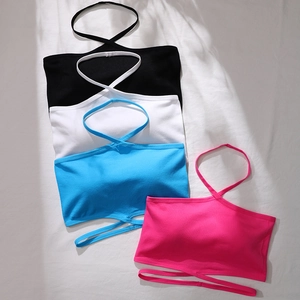 Texture en maille détaillée de soutiens-gorge bandeau licou en quatre couleurs